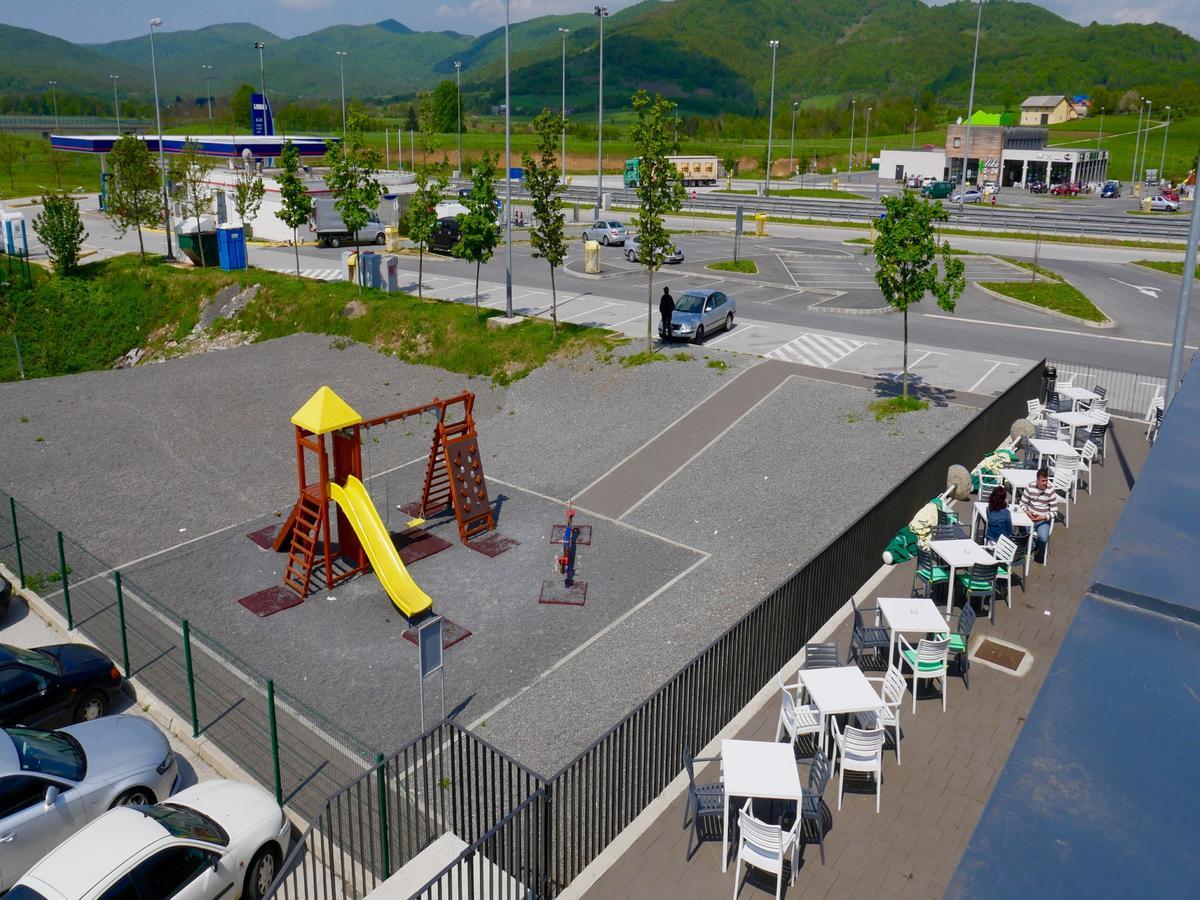 Hotel Lika Sjever Brinje Esterno foto